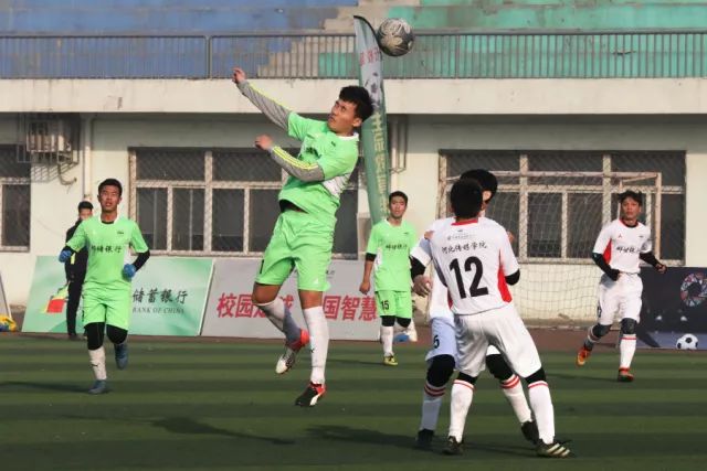 库里称赞伦德博格的成熟与能量：新秀成长潜力无限